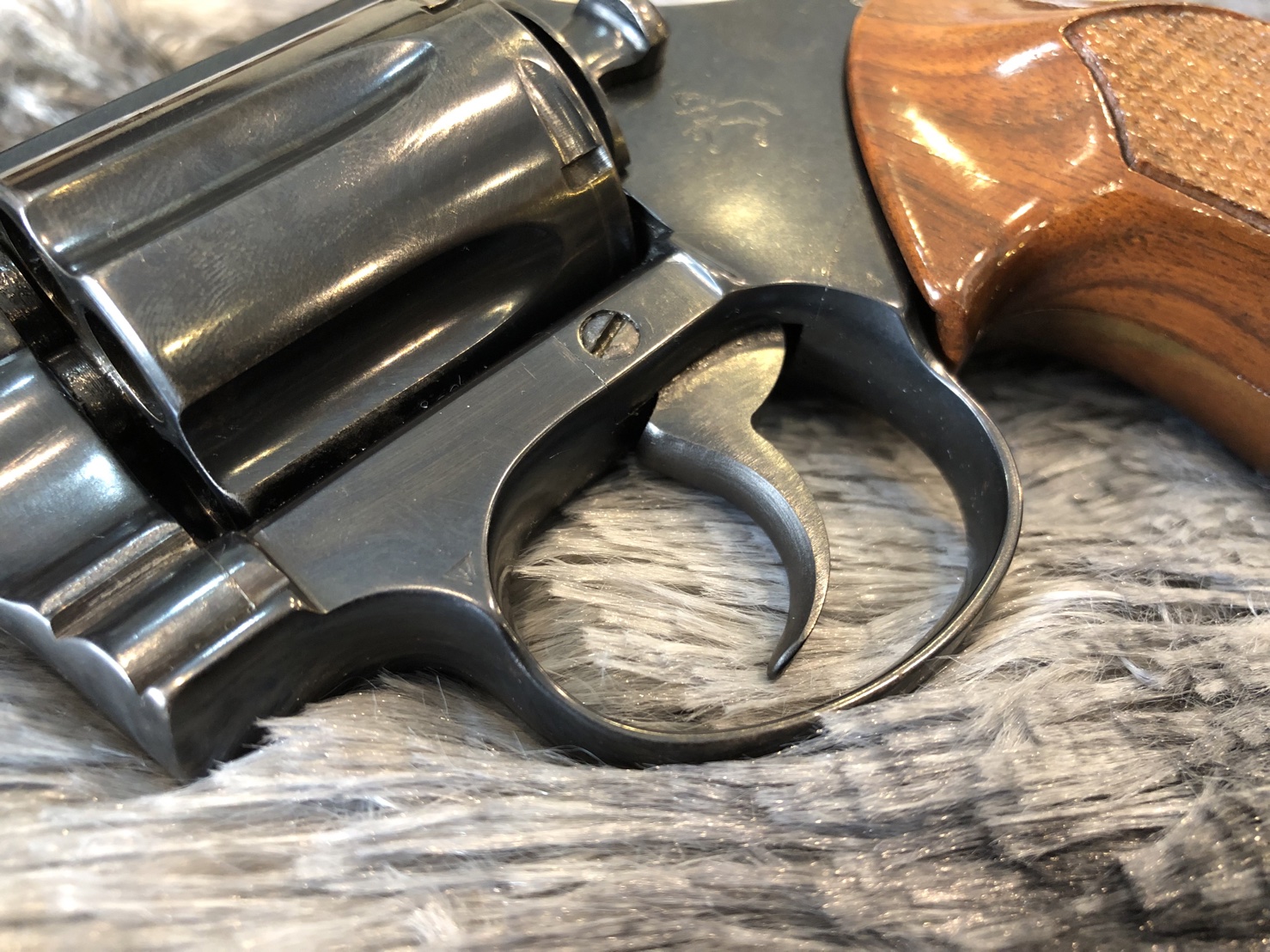 [ปืนฝากขายมือสอง] ปืนลูกโม่ 38 COLT DETECTIVE SPECIAL 2นิ้ว เกลียวลำกล้องลึก น่าสะสมตัวหายาก ผลิตปี 1967 อย่างสวย (รับประกันการตัดโอน ตัวปืน และอื่นๆเช่นเดิม !!)