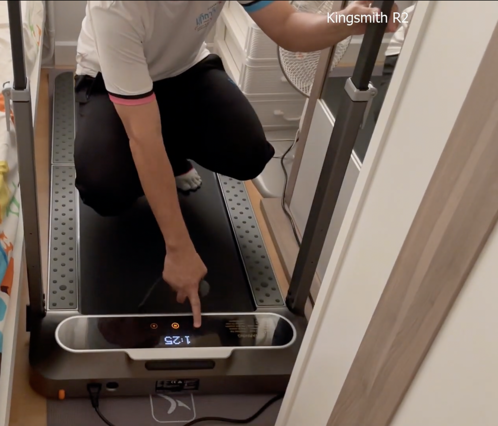 ลู่วิ่งไฟฟ้า ลู่วิ่งสายพาน ลู่วิ่งออกกำลังกาย ลู่วิ่งดีไซน์สุดล้ำ วัสดุ สุด พรีเมี่ยม R.2