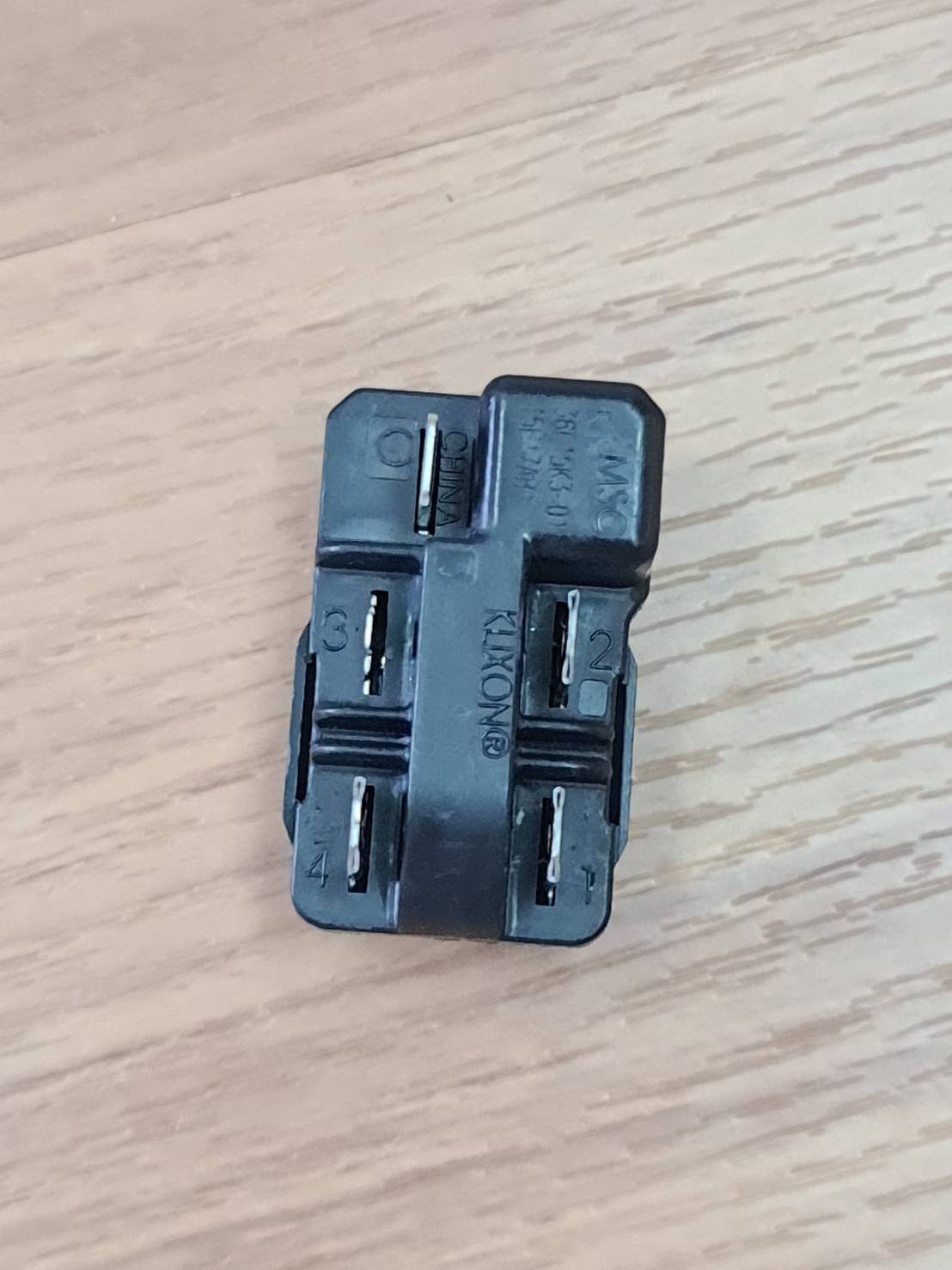 0000496 รีเลย์ ตู้เย็น 5ขา 5 pin รีเลย์พร้อมโอเวอร์โหลด