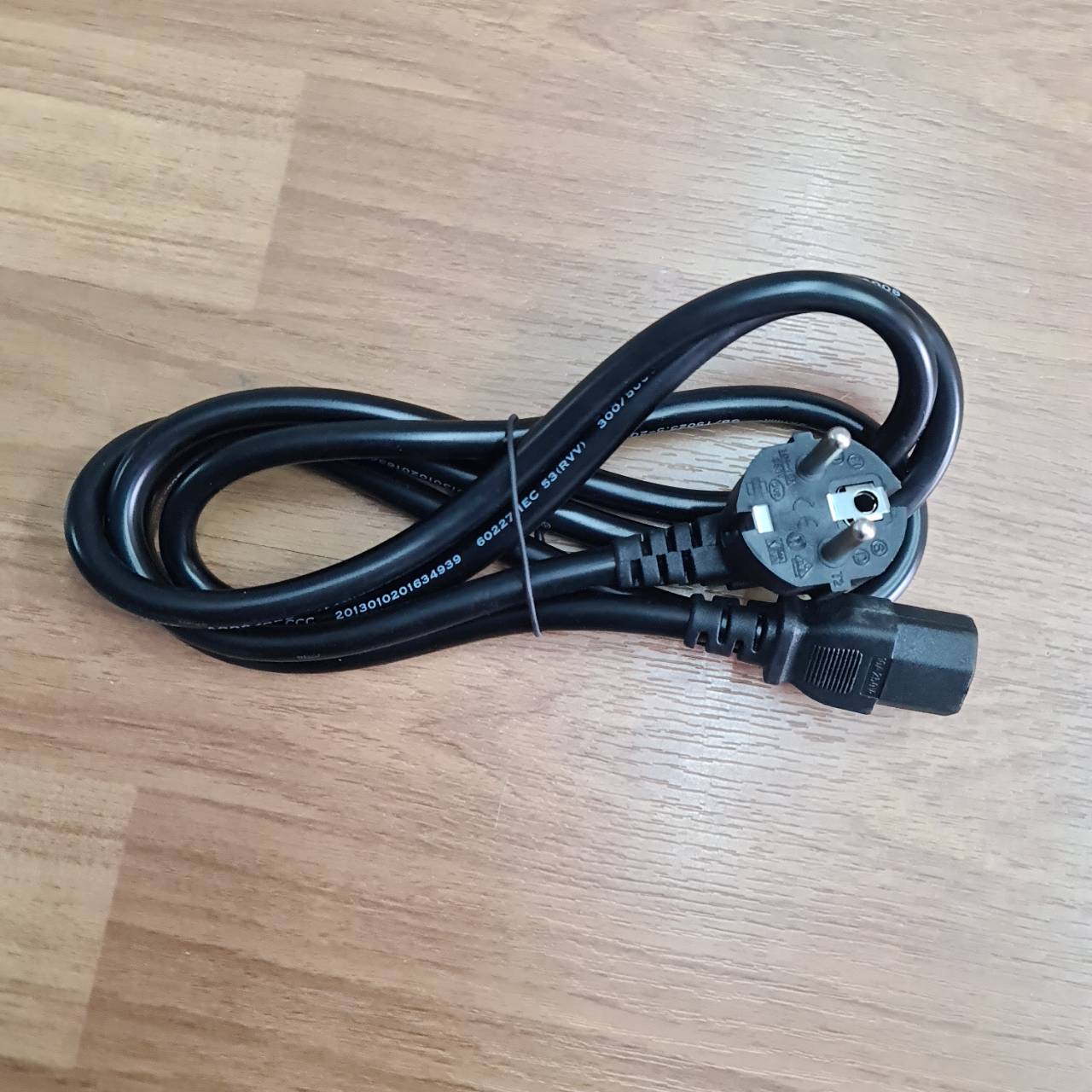 0000651 สายไฟ สายคอม สายหม้อหุงข้าว สาย 6 เหลี่ยม สายคอมพิวเตอร์ สายกระติกน้ำร้อน ยาว 1.50 เมตร AC 300-500 V สายใหญ่อย่างดี