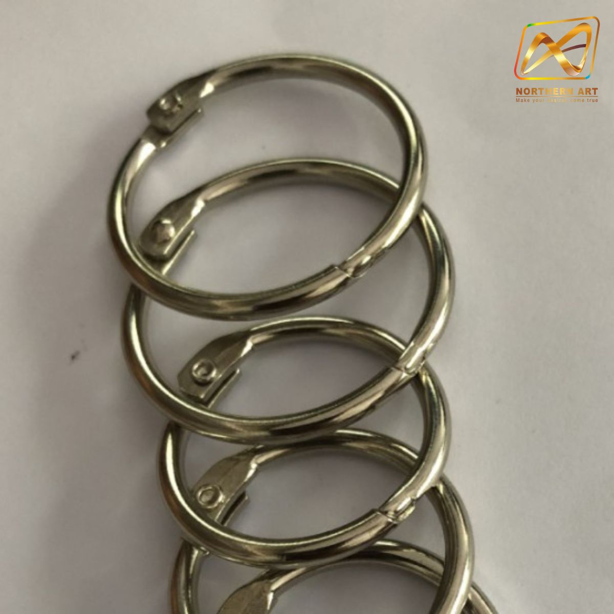 ห่วงสแตนเลส สีเงิน ขนาด 30 mm. (วัดนอก) 25 mm. ใช้เป็นห่วงใส่เอกสาร ห่วงแฟ้ม ห่วงเมนู