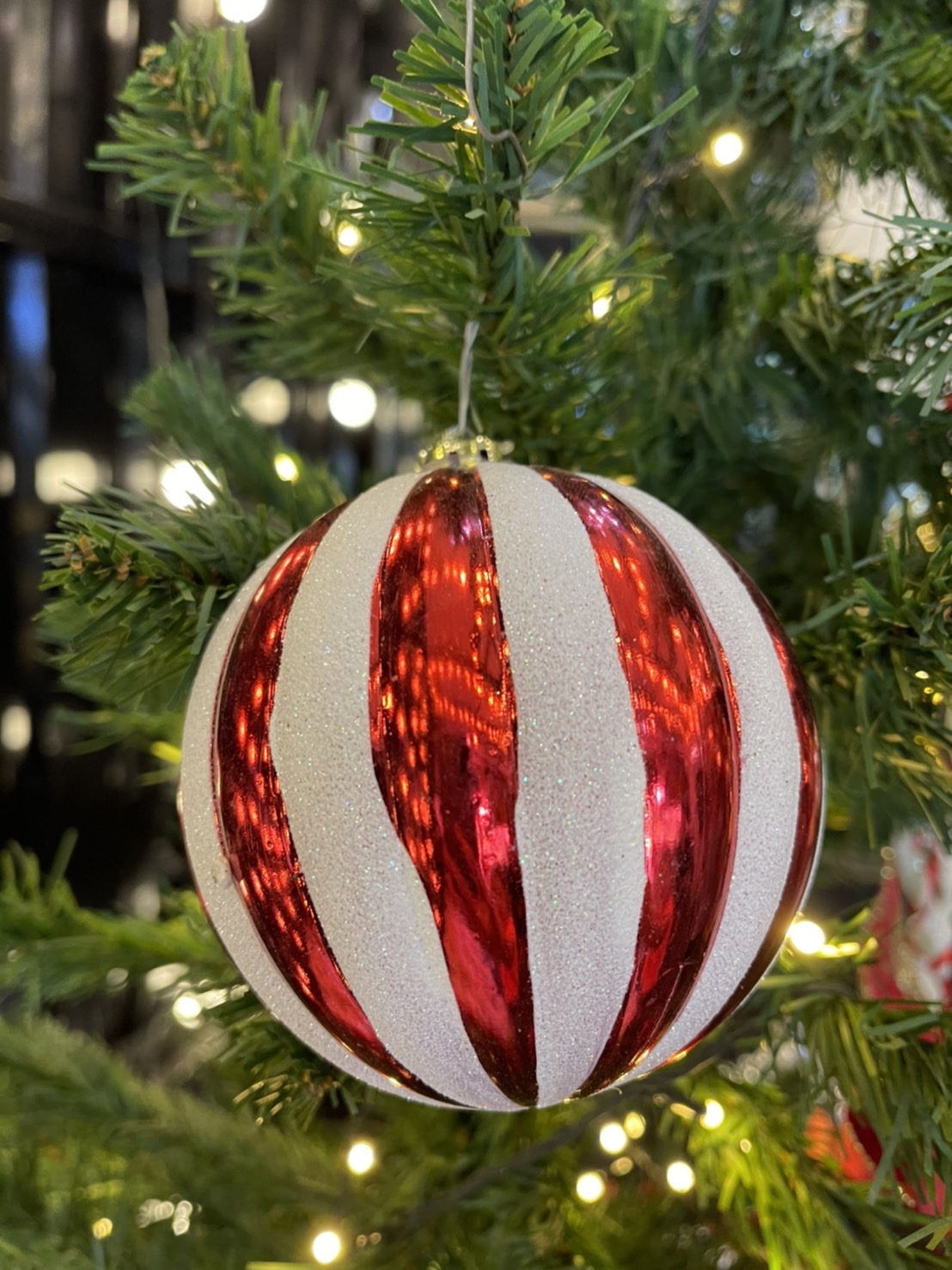 ต้นคริสต์มาสรวมของตกแต่ง