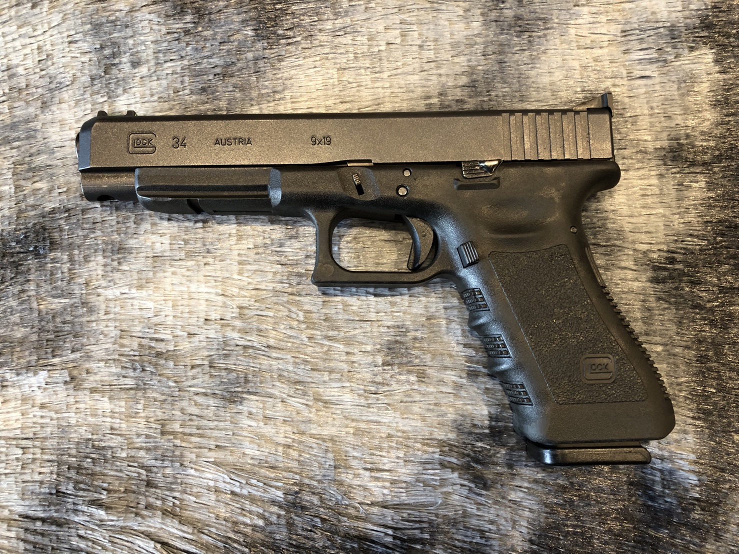 [ปืนฝากขายมือสอง] Glock 34 Gen3 ขนาด9 ลำยาวๆ เน้นใช้งาน เหมาะกับการแข่งขัน หรือสันทนาการเป็นอย่างยิ่ง ยิงสนุก ไกดีมากนุ่มๆลื่นๆ