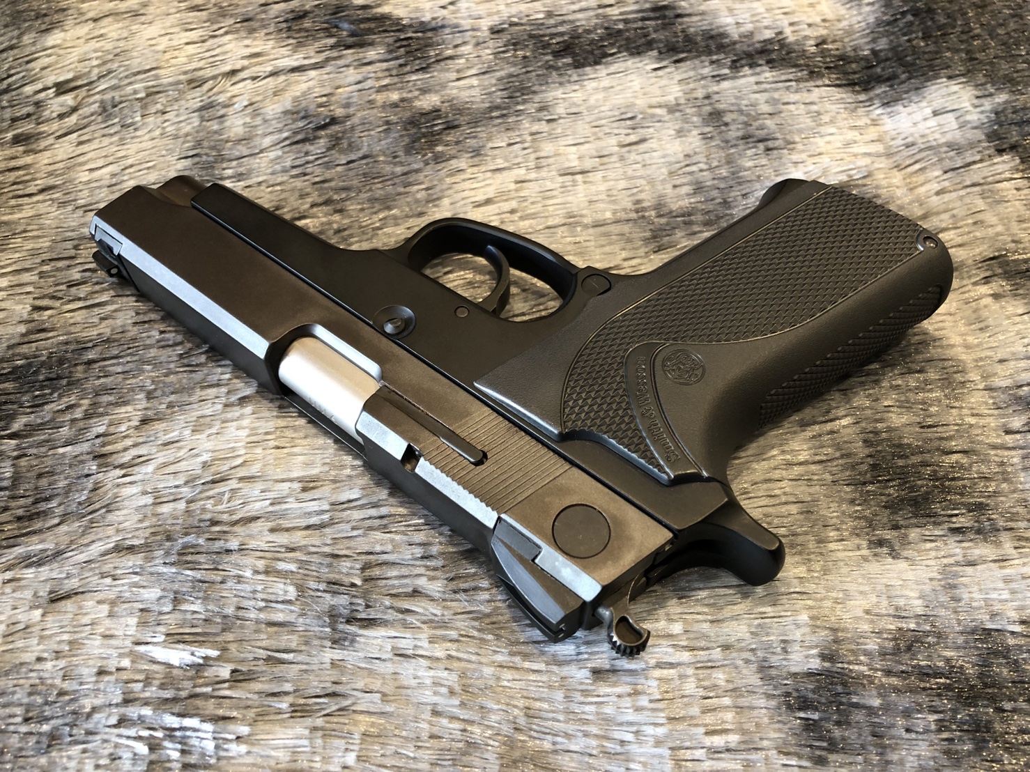 [ปืนฝากขายมือสอง] Smith 910 ขนาด9มม ผิวเดิม ทุกอย่างเดิมหมด สวยๆ สะสมได้เลยครับ