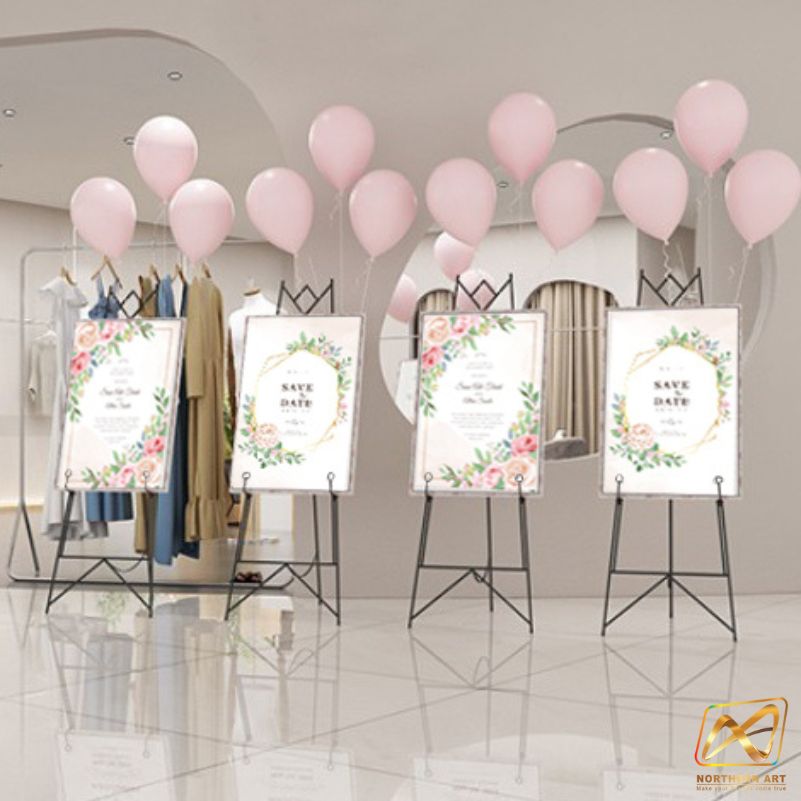 ขาตั้งป้ายโปสเตอร์ งานแต่ง สีดำ โชว์งานพิมพ์ 1 ด้าน สามารถวางรูปภาพได้