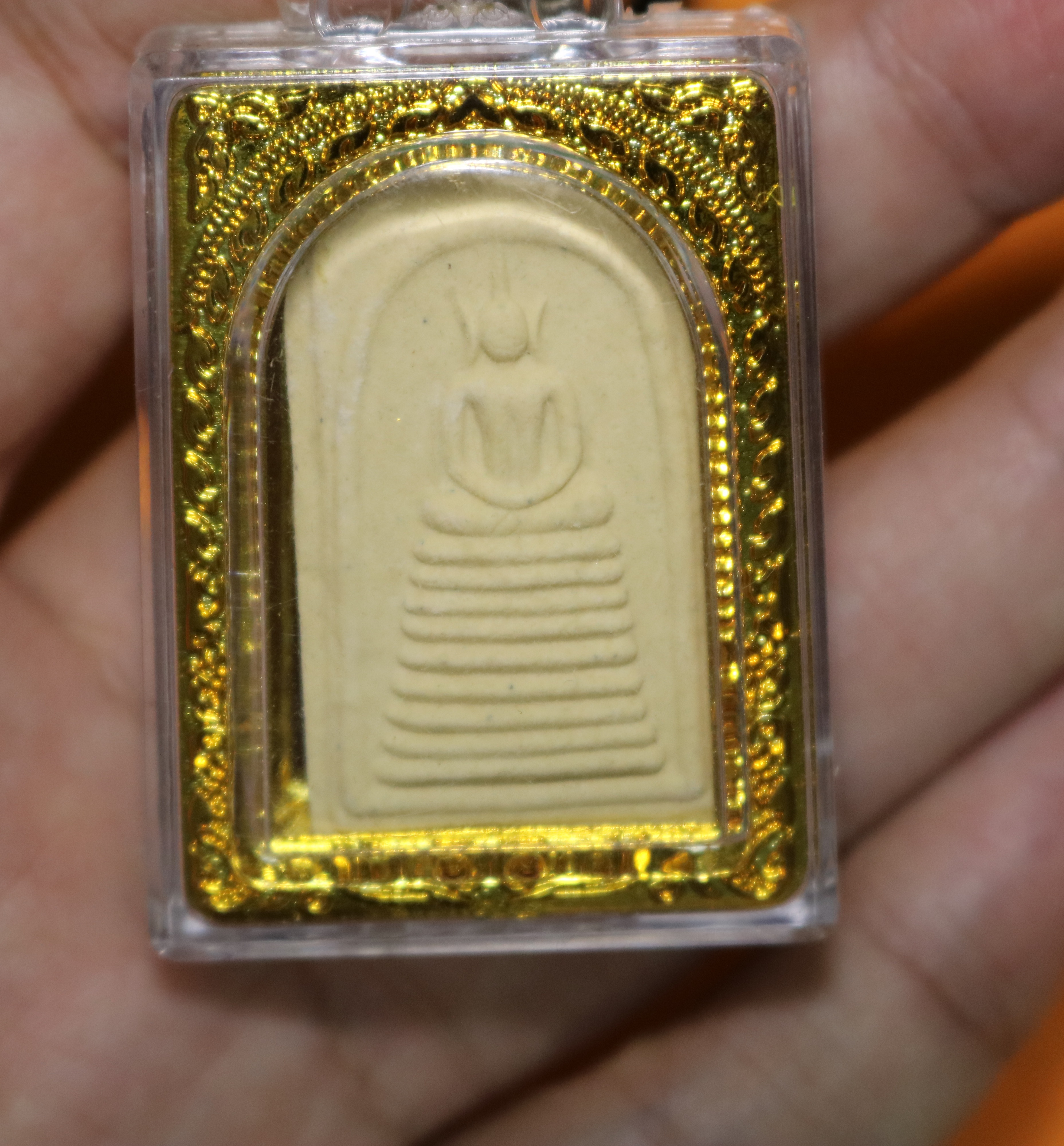 วัดท่าการ้อง ที่ระลึกทำบุญ ในโบสถ์หลวงพ่อยิ้ม