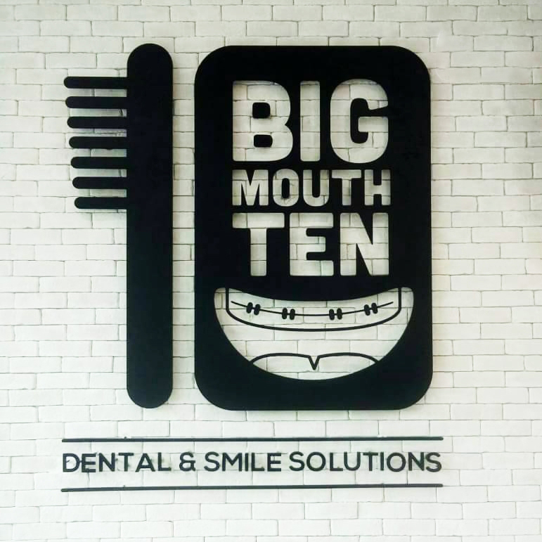 ป้ายอักษรพลาสวูด (ราคาขึ้นอยู่กับขนาดและจำนวนอักษร) ราคาเริ่มต้นที่...