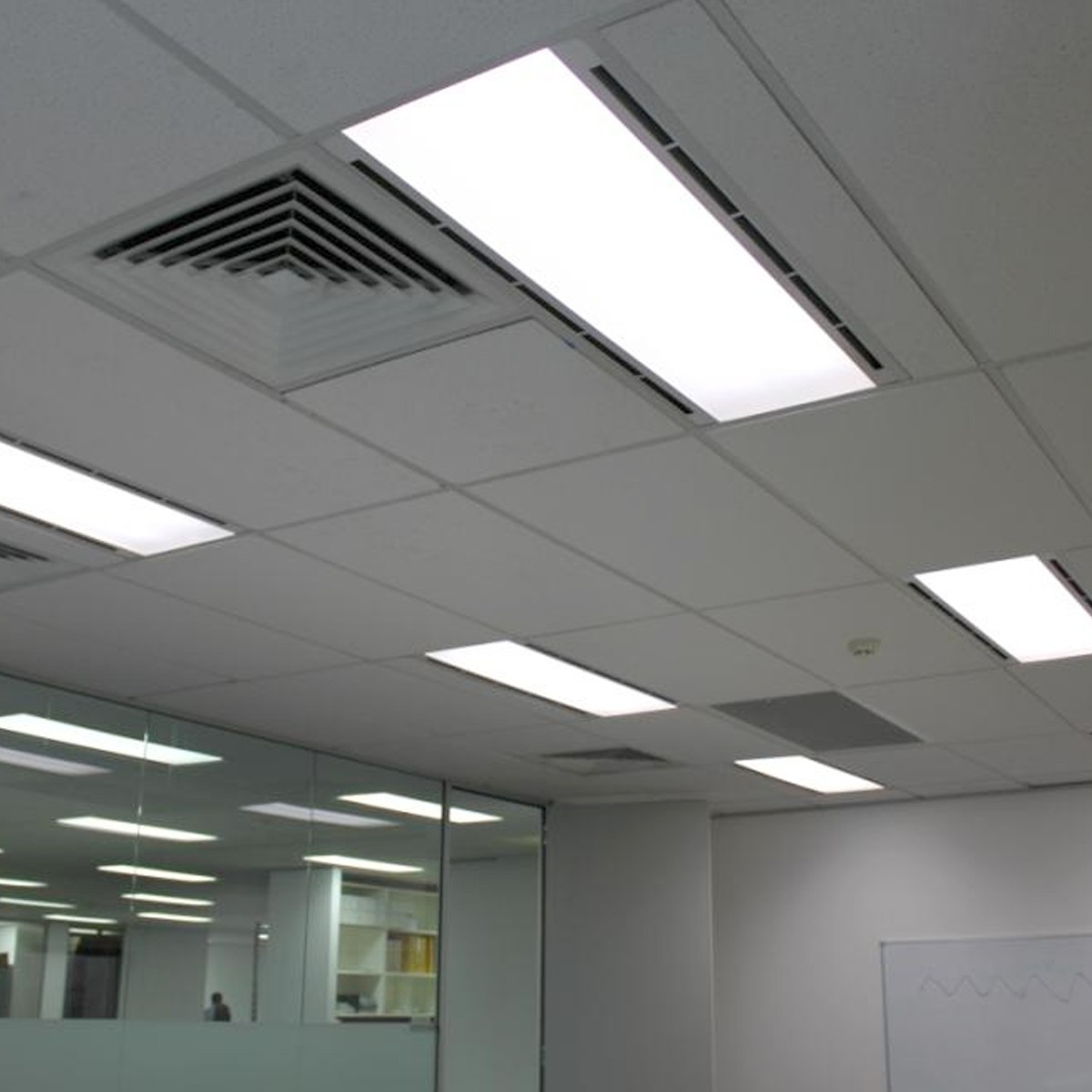 โคมทีบาร์ FSL-T-BAR-PANEL-30X120-48W มีแสงขาวและวอร์มไวท์