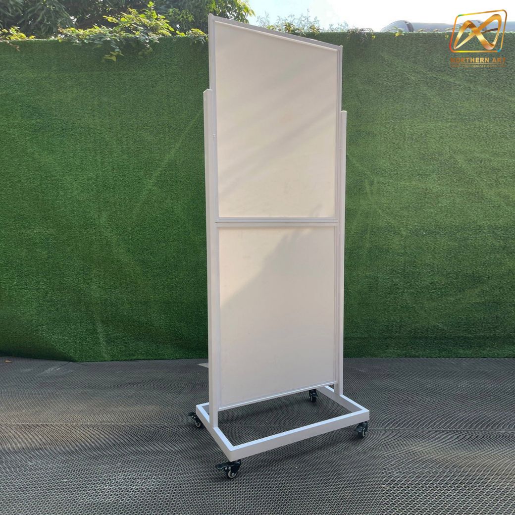 ป้ายตั้งพื้นเหล็ก กรอบคู่ สีขาว มีล้อ (W) 58 × (L) 73 x (H) 160 cm. สอดงานด้านบน โชว์ภาพ2ด้าน ถอดประกอบได้