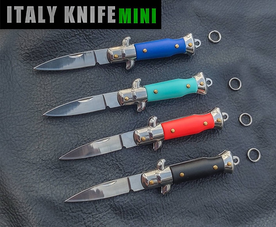 มีดพับ MINI ITALY KNIFE 🌹 มีดพับไซส์ขนาดพกซ่อน สามารถคล้องเป็นพวงกุญแจได้ เพราะมีห่วงแถมมาให้ ไว้ใช้คล้องกับอุปกรณ์ต่างๆ ที่คุณอยากจะคล้อง เช่นพวงกุญแจ กระเป๋า เป็นต้น ตัวมีดออกแบบมาตามแบบสไตล์มีดอิตาลี ด้ามจับหลากสีสัน แข็งแรงด้วยการยึดด้วยหมุดทอ