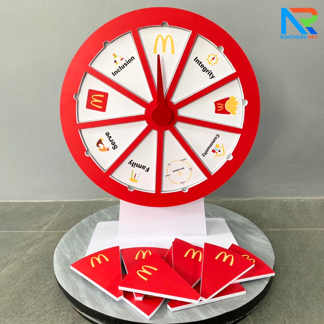 เกมส์วงล้อแม่เหล็กตั้งโต๊ะ ขนาดวงล้อ 50 ซม. สูง 61 ซม. วัสดุพลาสวูดสีขาว หนา 8-15 มม. ถอดประกอบได้