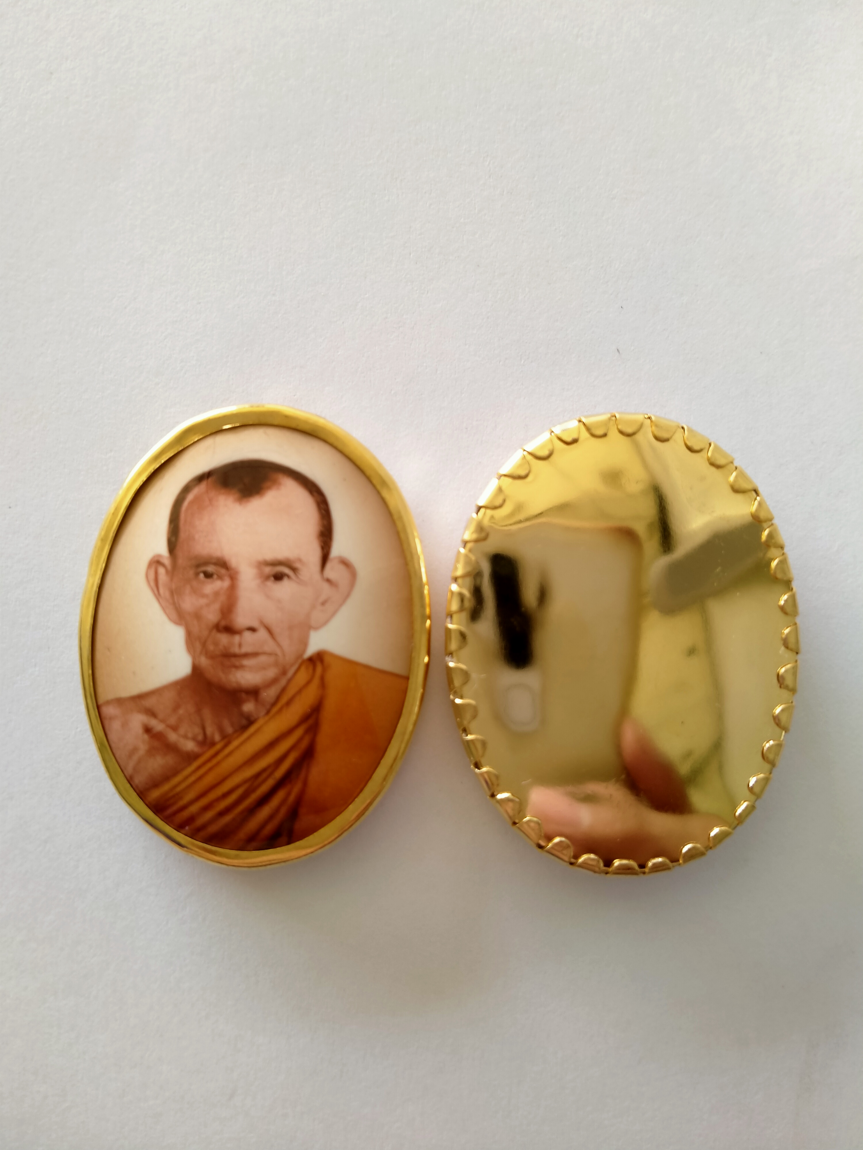 ล็อกเกตหลวงพ่อกวยหน้าเดียวอุดผงสายเมตตาเสน่ห์ องค์ใหญ่ เข้าพิธีหลายวัด