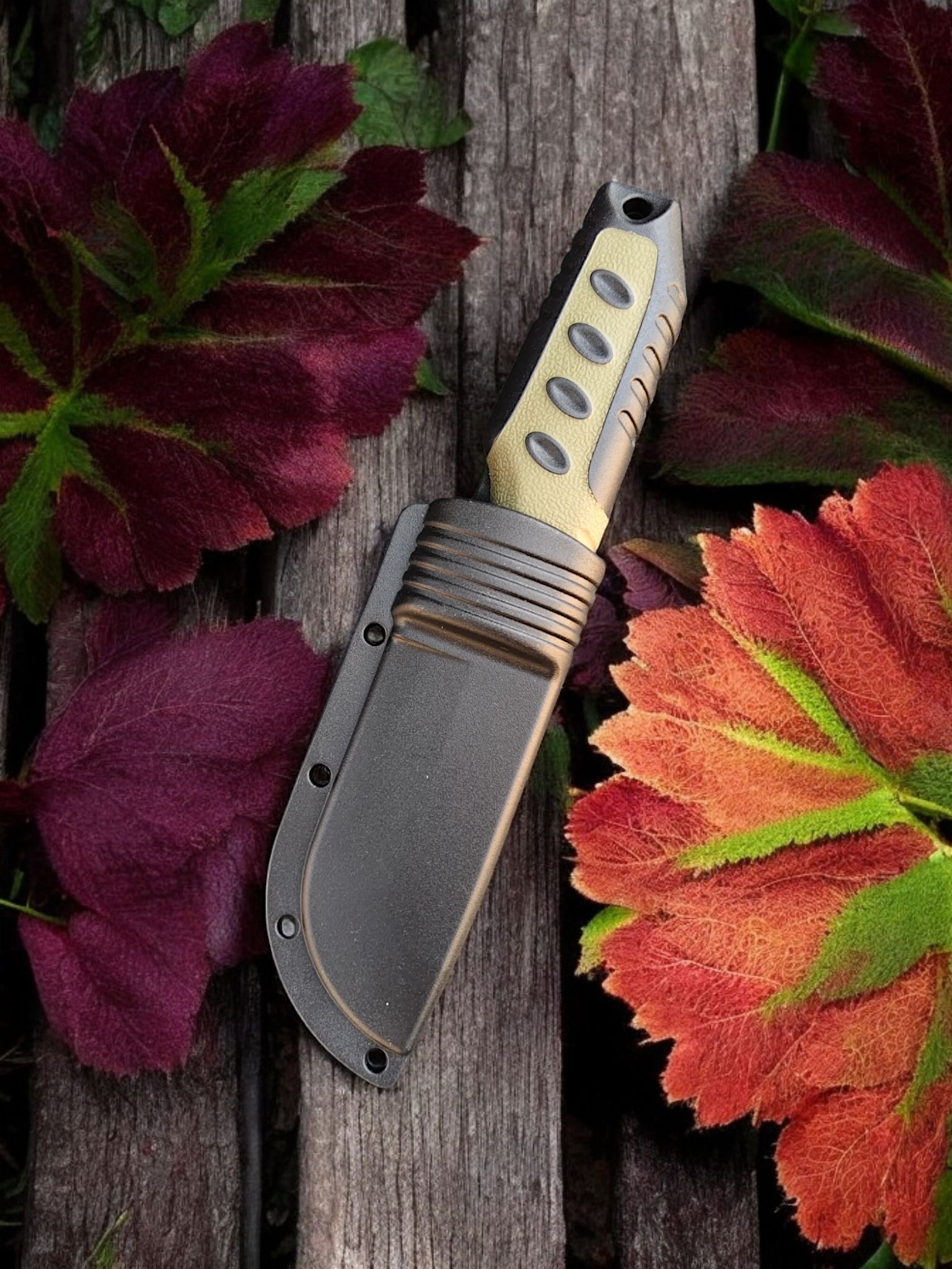 มีดพกตัวสายลุย กะทัดรัด จับถนัดมือ คมพร้อมใช้งาน ใบมีดเคลือบดำลดสะท้อน ด้ามยึดเกาะดีไม่ลื่น พกง่ายทั้งห้อยคอ/กระเป๋า/เข็มขัด เท่ • ทน • ใช้งานจริง