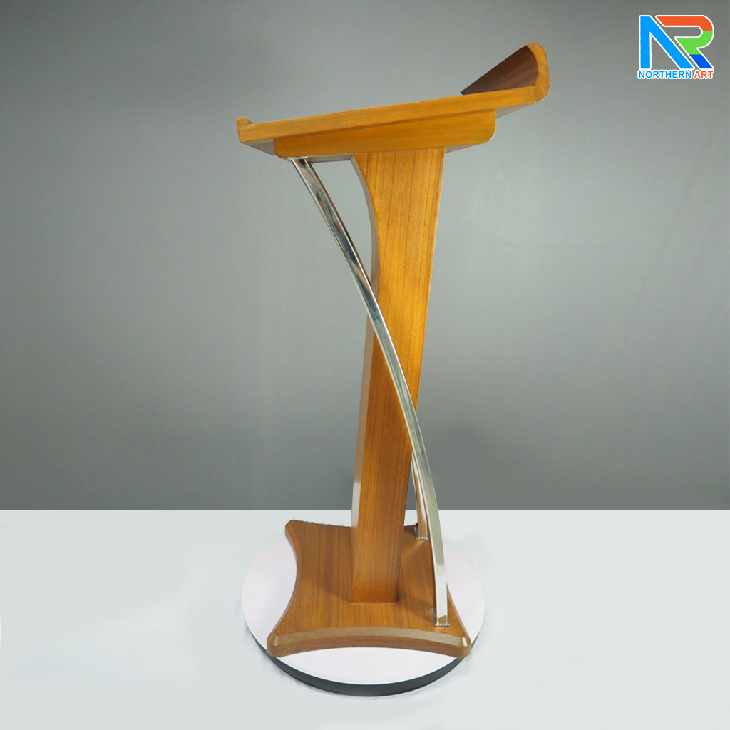 โพเดียมไม้ สีสัก ตกแต่งสแตนเลสเกรด304 ขนาด (W) 55 x (L) 50 x (H) 120 cm.