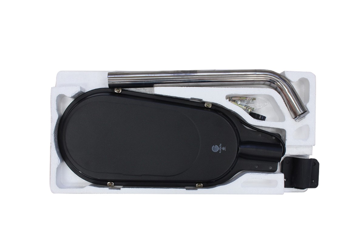 IWC-STR-LEG-100W ไฟถนน(รุ่นมีขา) แสงขาวและแสงวอร์มไวท์