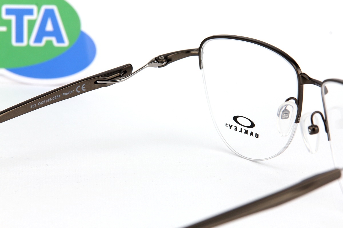 Oakley PLIER Titanium OX5142-02