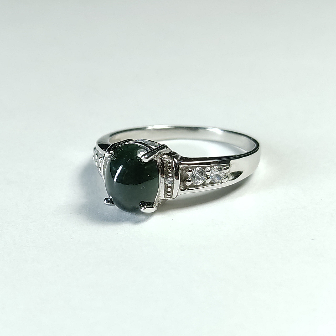 [00085]แหวนหยกพม่า สีdark green สวยเท่ ตัวเรือนเงิน925แท้