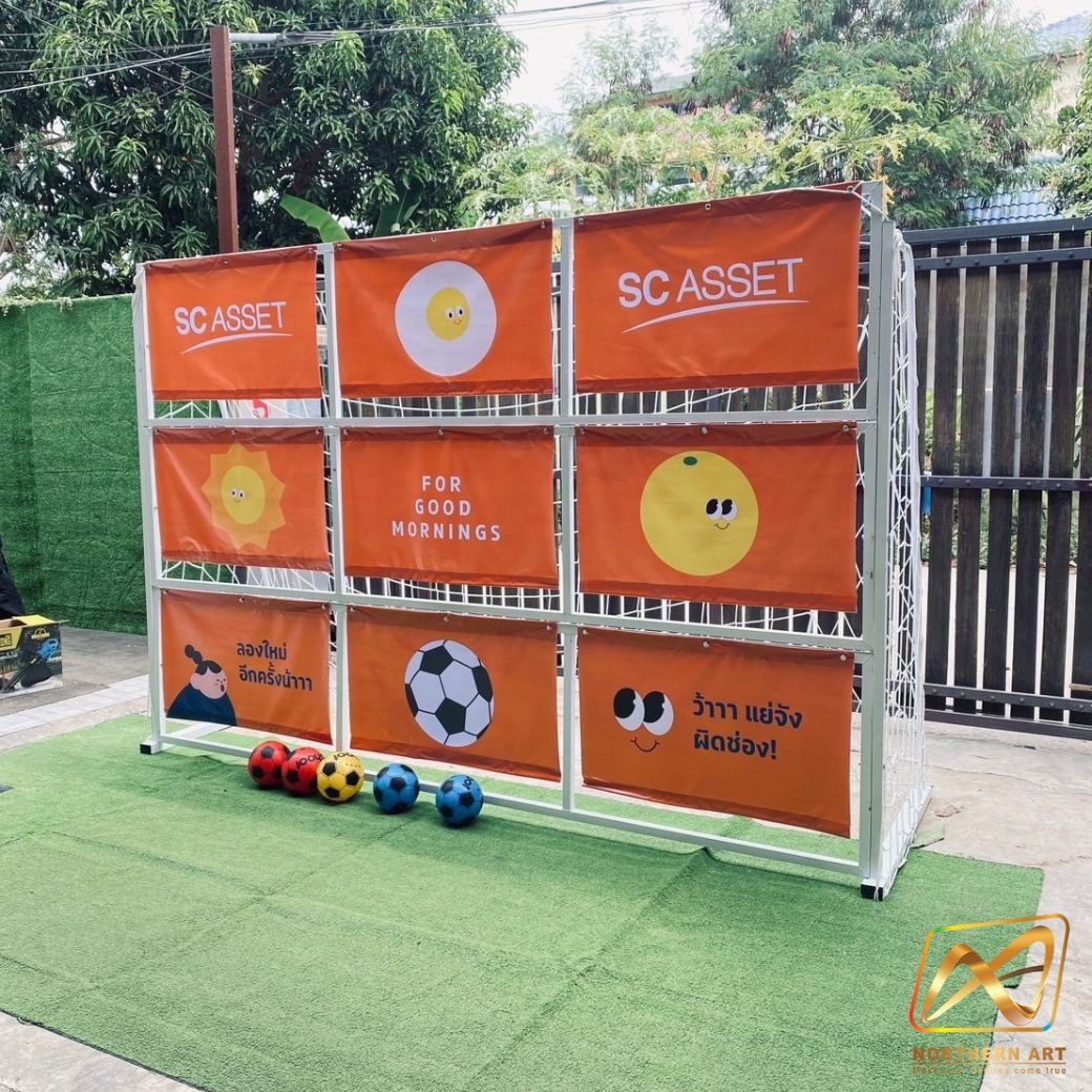 เกมส์ฟุตบอล ขนาด (W)303 x (D)99.5 x (H)200 cm.โครงเหล็กสีขาว พร้อมป้ายเลข 1-9 แถมลูกบอล 2 ลูก