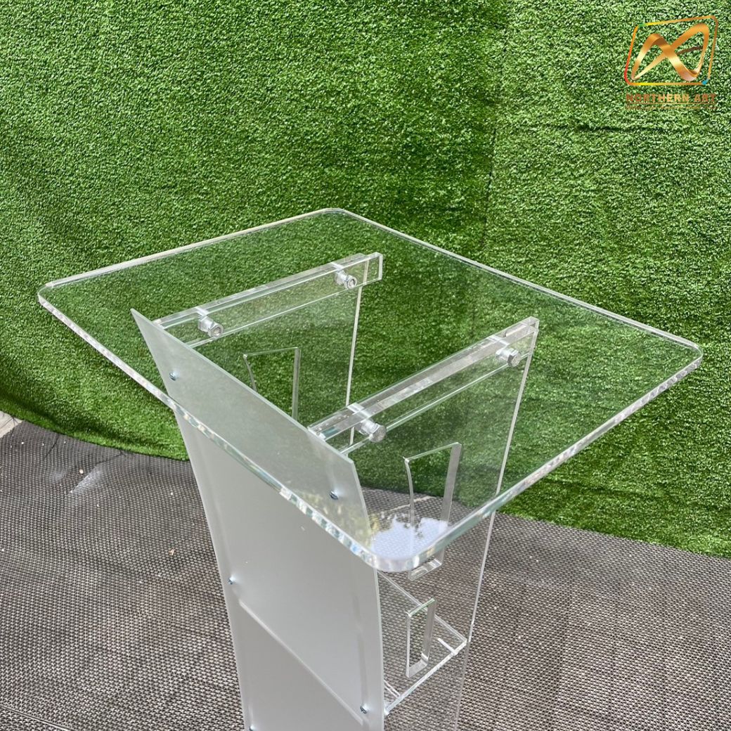 โพเดียมอะคริลิคใส รุ่น AC-11 ด้านหน้าอะคริลิคฝ้า TOP ตรง ขนาด (W)47 x (L)37 x (H)100.5 cm.