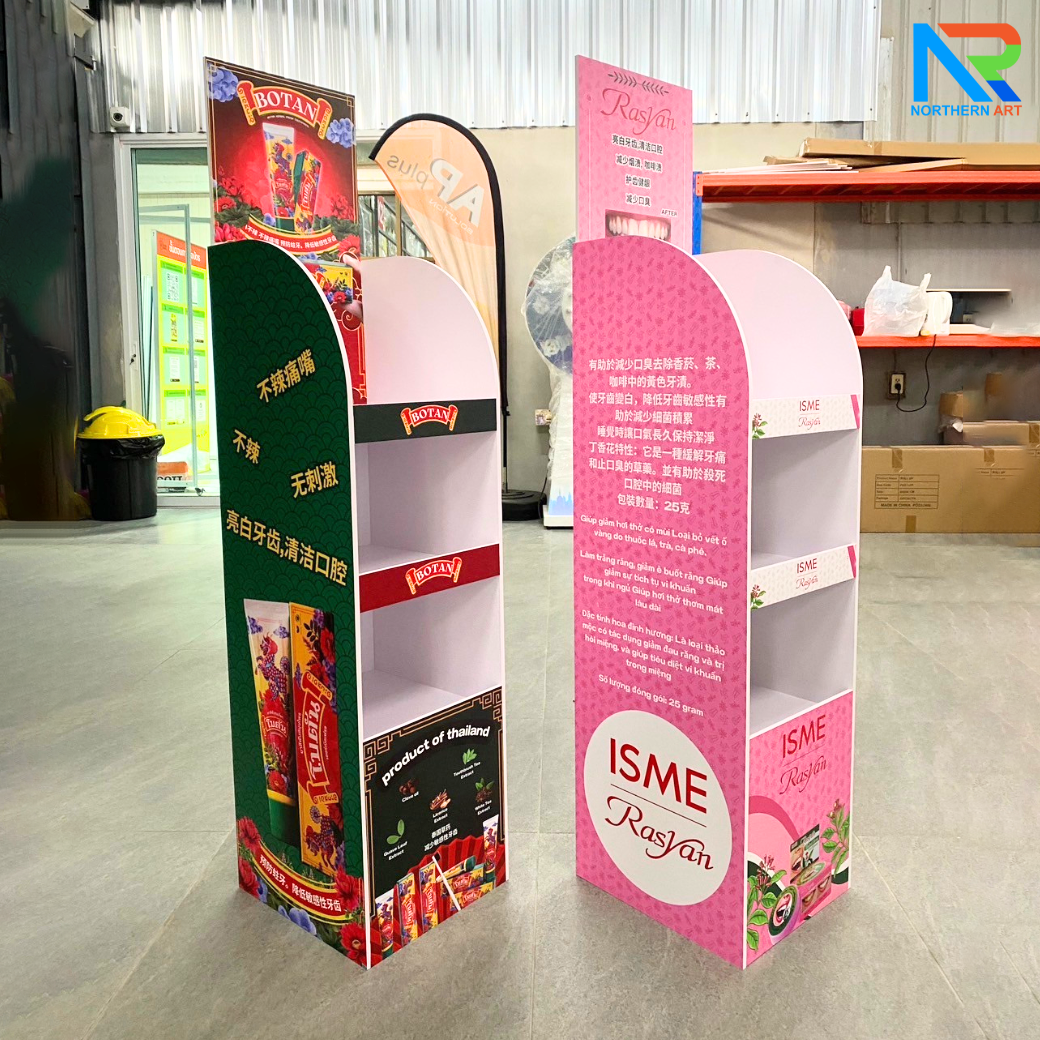 ชั้นวางสินค้าพลาสวูด ขนาด (W)30 x (D)35 x (H)140 ซม. พร้อมงานพิมพ์ พลาสวูดหนา 8 มม.