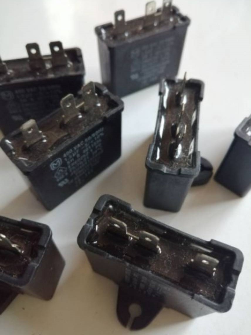 0000445 คาปาซิเตอร์ C1.5uF สามขา