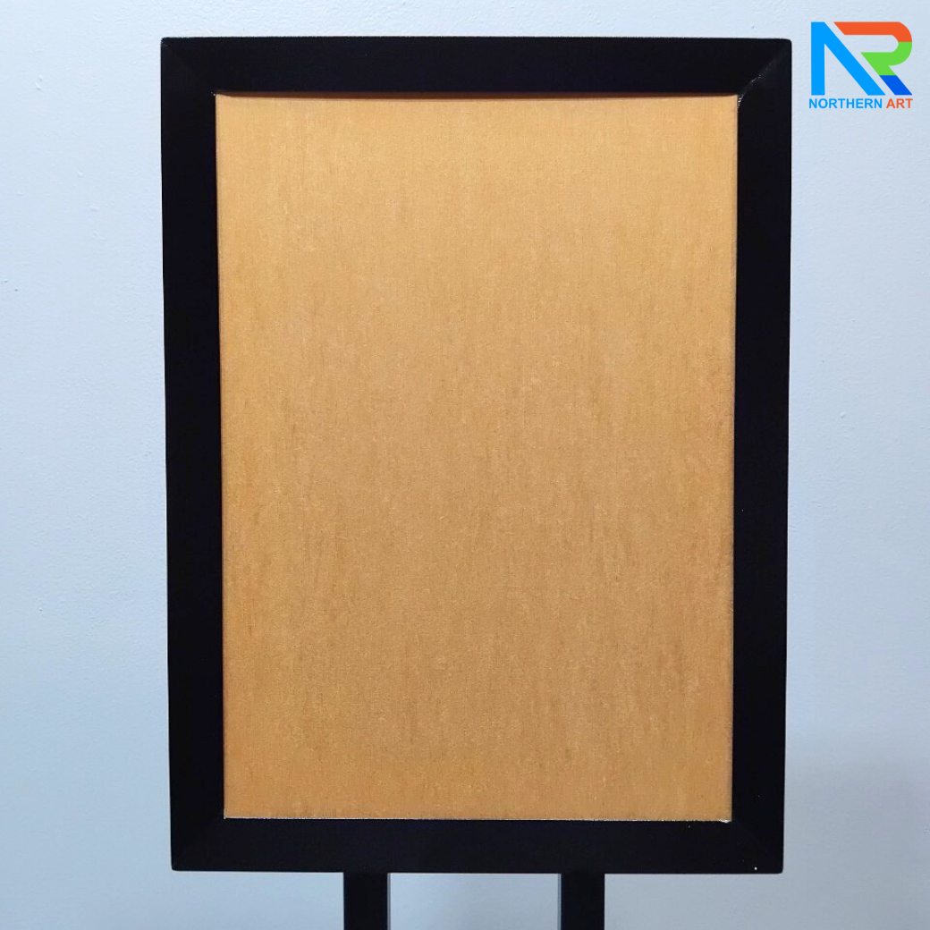 โปสเตอร์สแตนด์เหล็ก A3 สีดำ เสาคู่ ฐานเหลี่ยม โชว์งานพิมพ์ 2 ด้าน พร้อมแผ่นอะคริลิคใส 2 มม.ประกบ สอดงานพิมพ์ด้านบน