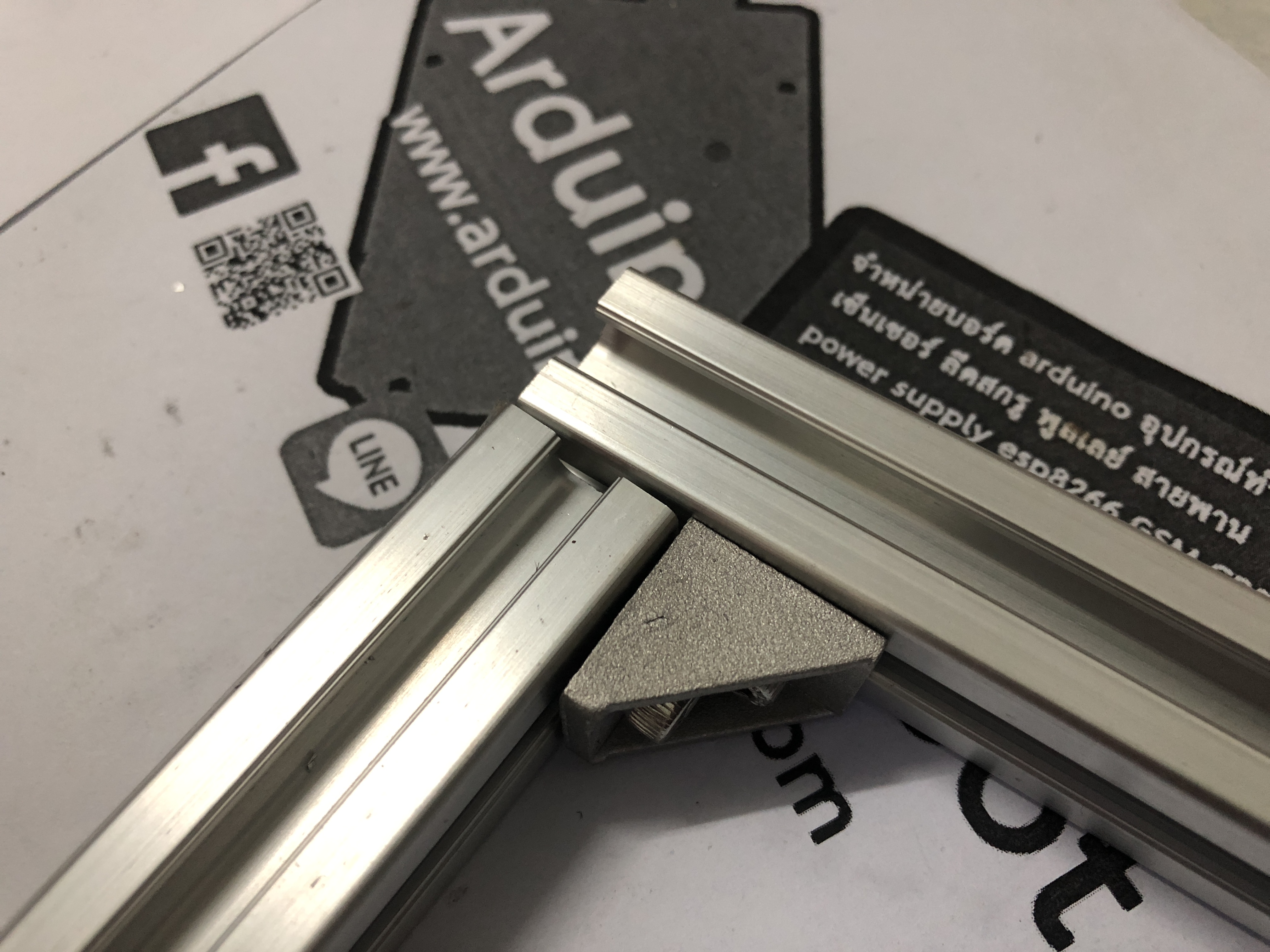 Bracket D 20 สำหรับอลูมิเนียมโปรไฟล์ 2020 พร้อมชุดน็อตยืด free-Nut M5