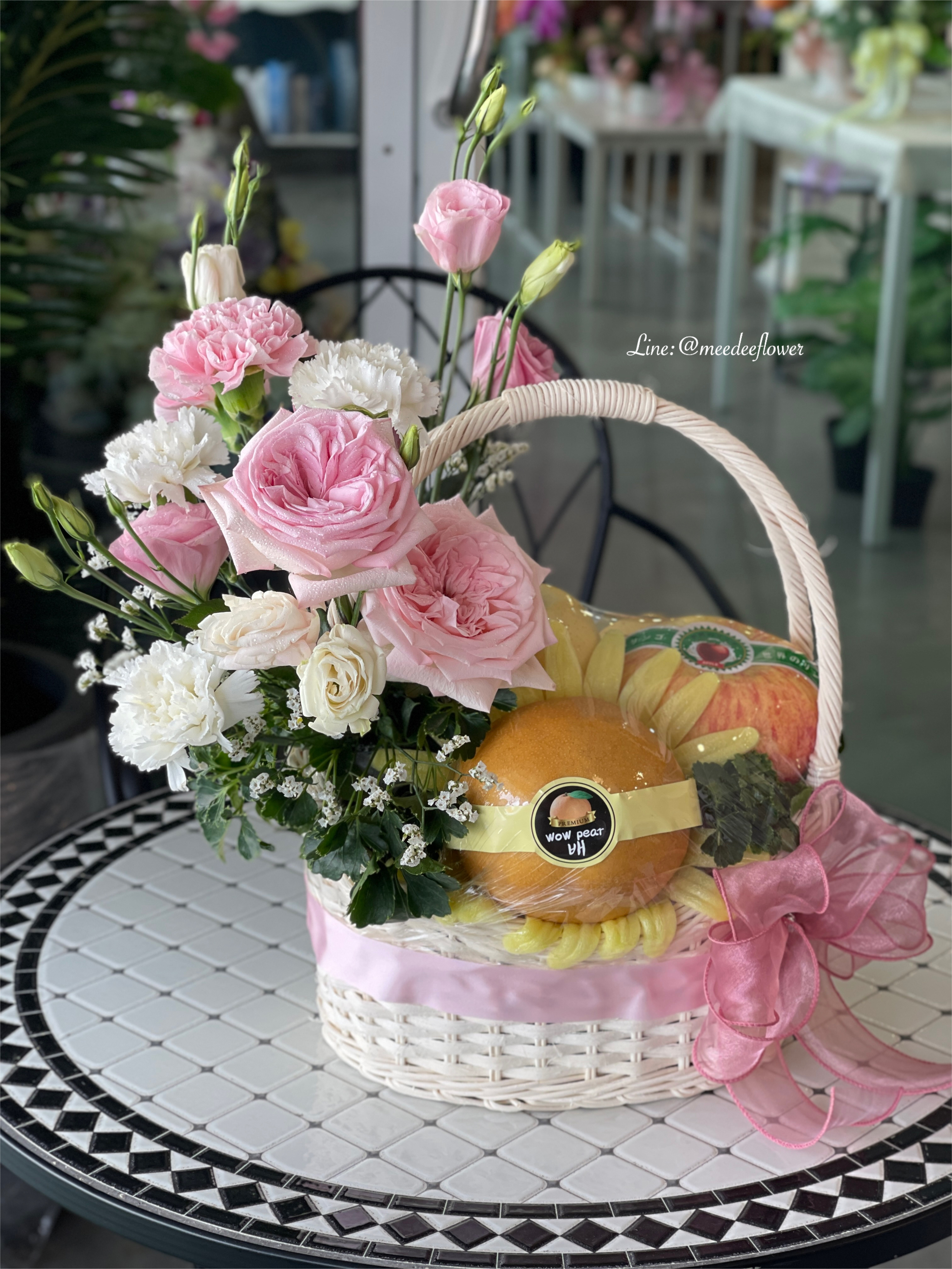 กระเช้าผลไม้ delivery กระเช้าผลไม้ดอกไม้ กระเช้าผลไม้นอกนำเข้า กระเช้าผลไม้ premuim