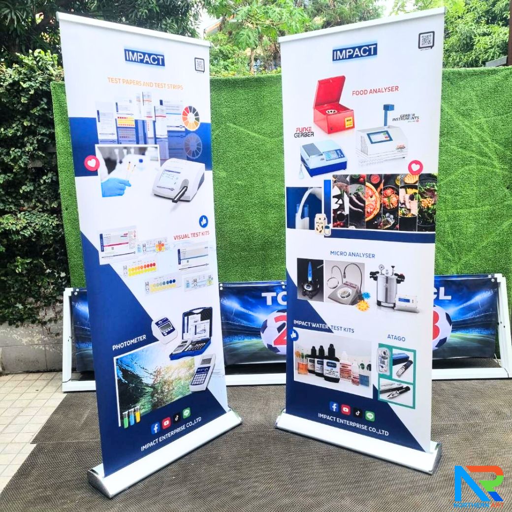 ROLL UP PREMIUM โรลอัพ ขนาด 80x200 ซม. รุ่นพรีเมี่ยม (หยดน้ำ) 1 หน้า วัสดุอะลูมิเนียมอย่างดี ม้วนเก็บได้ง่าย ฐานกว้าง แข็งแรง