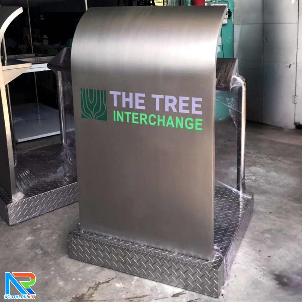 โพเดียมรปภ.รุ่น PD-GR-01 ขนาด (W) 85 x (L) 85 (H) 135 ซม. สแตนเลส เกรด304 ไม่เป็นสนิม แข็งแรง ทนทาน พร้อมที่นั่ง และช่องใส่เอกสาร