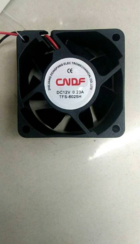 0000328 พัดลม DC 12 V ใช้ระบายความร้อน
