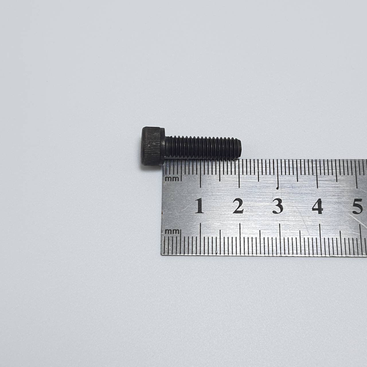น็อต หัวหกเหลี่ยม M6*20 mm