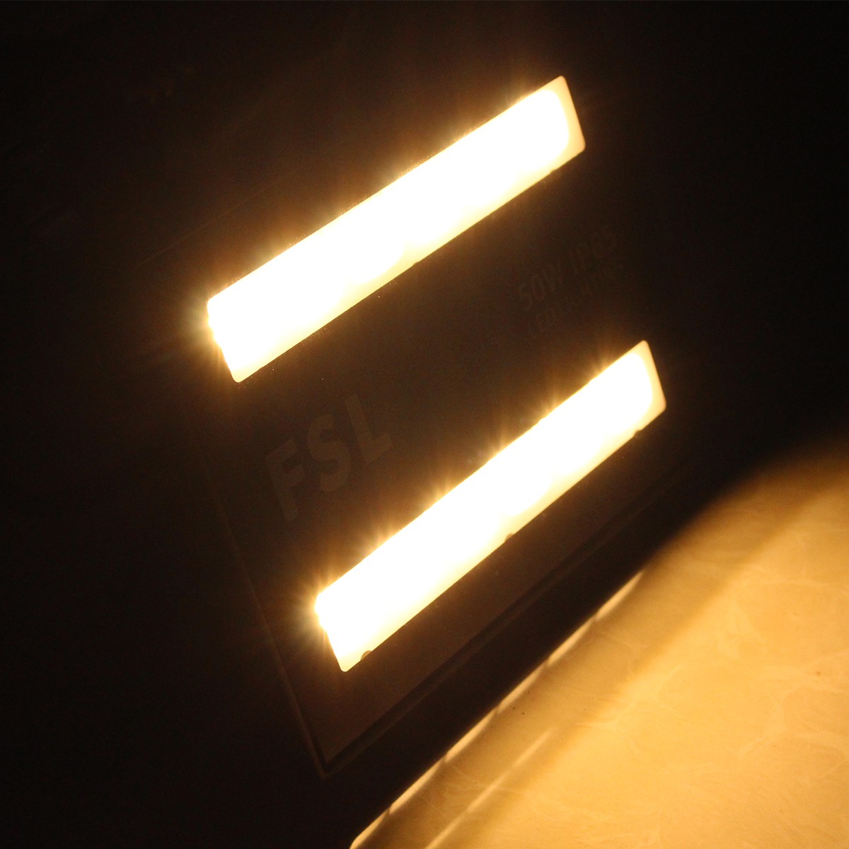 สปอร์ตไลท์ FSL-SPL-808A-50W แสงขาวและแสงวอร์มไวท์