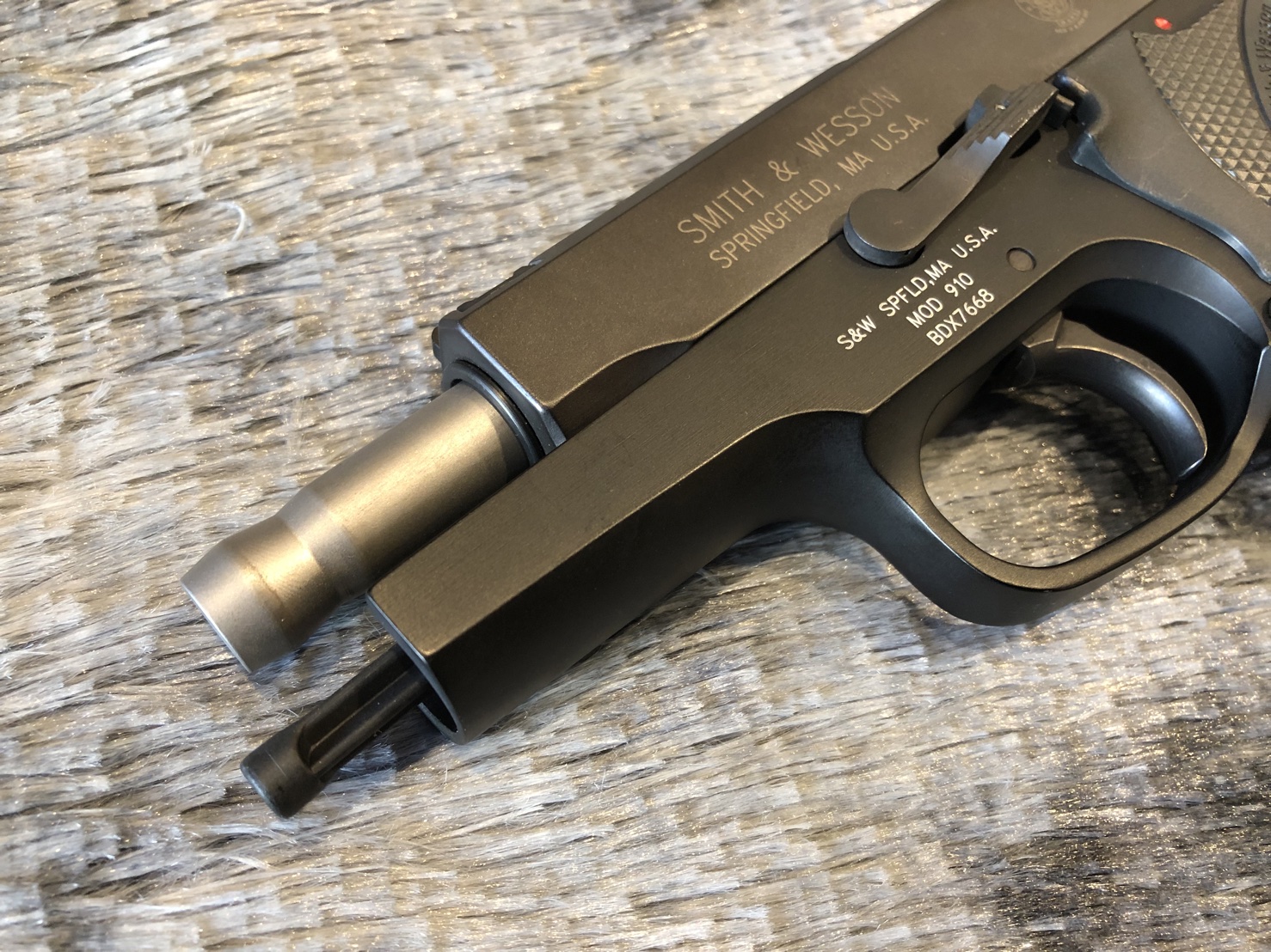 [ปืนฝากขายมือสอง] Smith 910 ขนาด9มม ผิวเดิม ทุกอย่างเดิมหมด สวยๆ สะสมได้เลยครับ