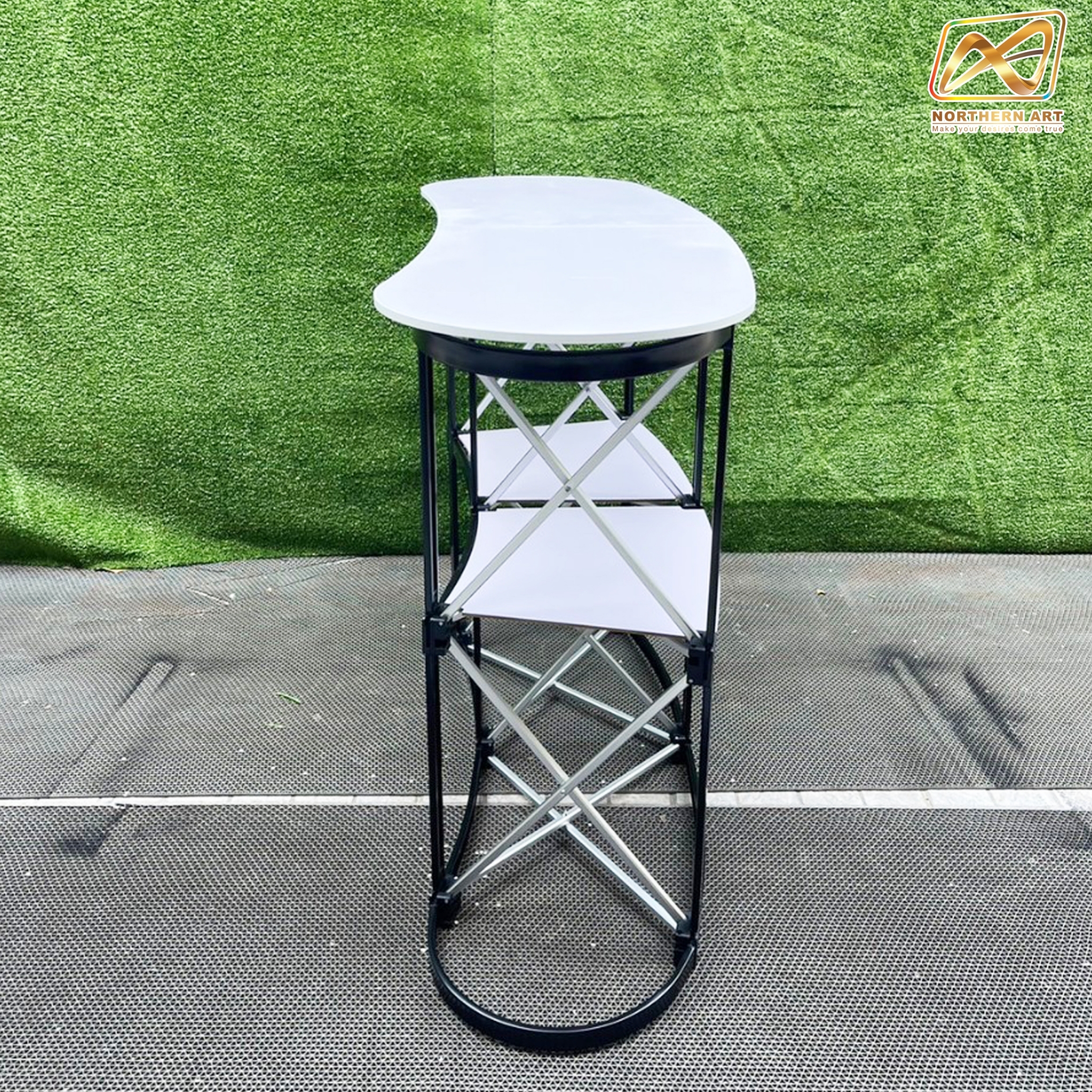 เคาน์เตอร์สำเร็จรูป รุ่นโค้ง TOPสีขาว มีช้นวาง ขนาด (W)133 x (D)39 x (H) 90 cm.โครงอะลูมิเนียม พับเก็บได้ เคลื่อนย้ายสะดวก