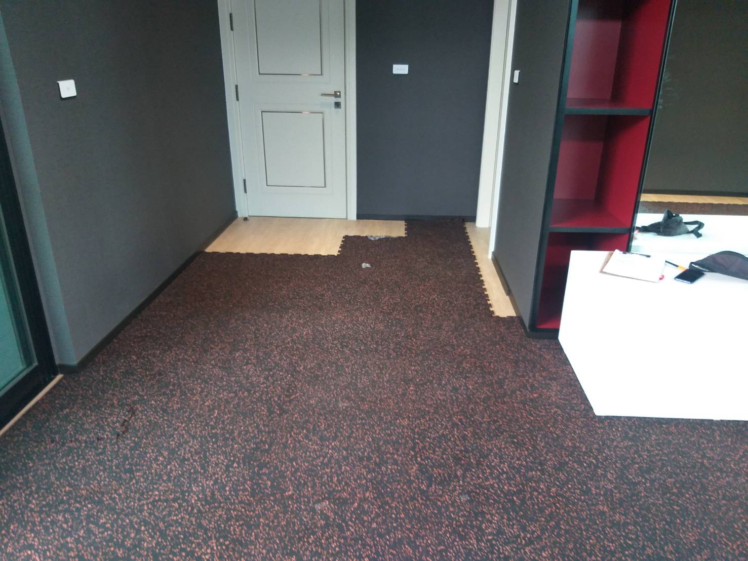 แผ่นปูพื้น แผ่นรองพื้น แผ่นปูพื้นกันกระแทก