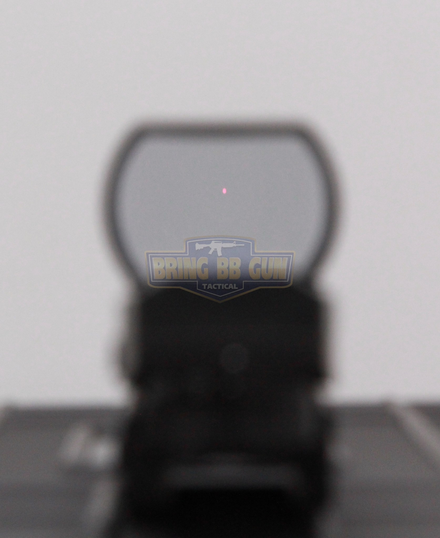 ดอท C-More หน้าเหลี่ยม (C-more คนเหล็ก)