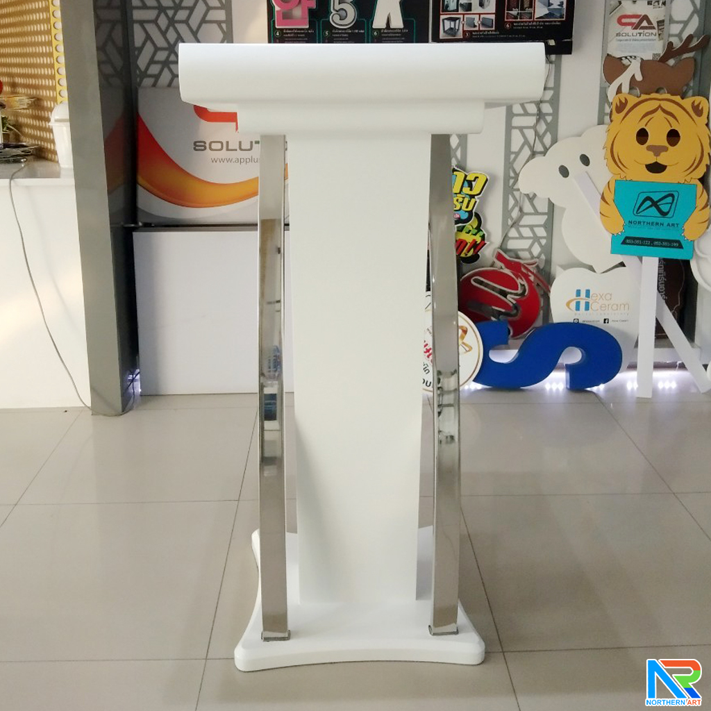 โพเดียมไม้ สีขาว ตกแต่งสแตนเลสเกรด304 ขนาด (W) 55 x (L) 50 x (H) 120 cm.