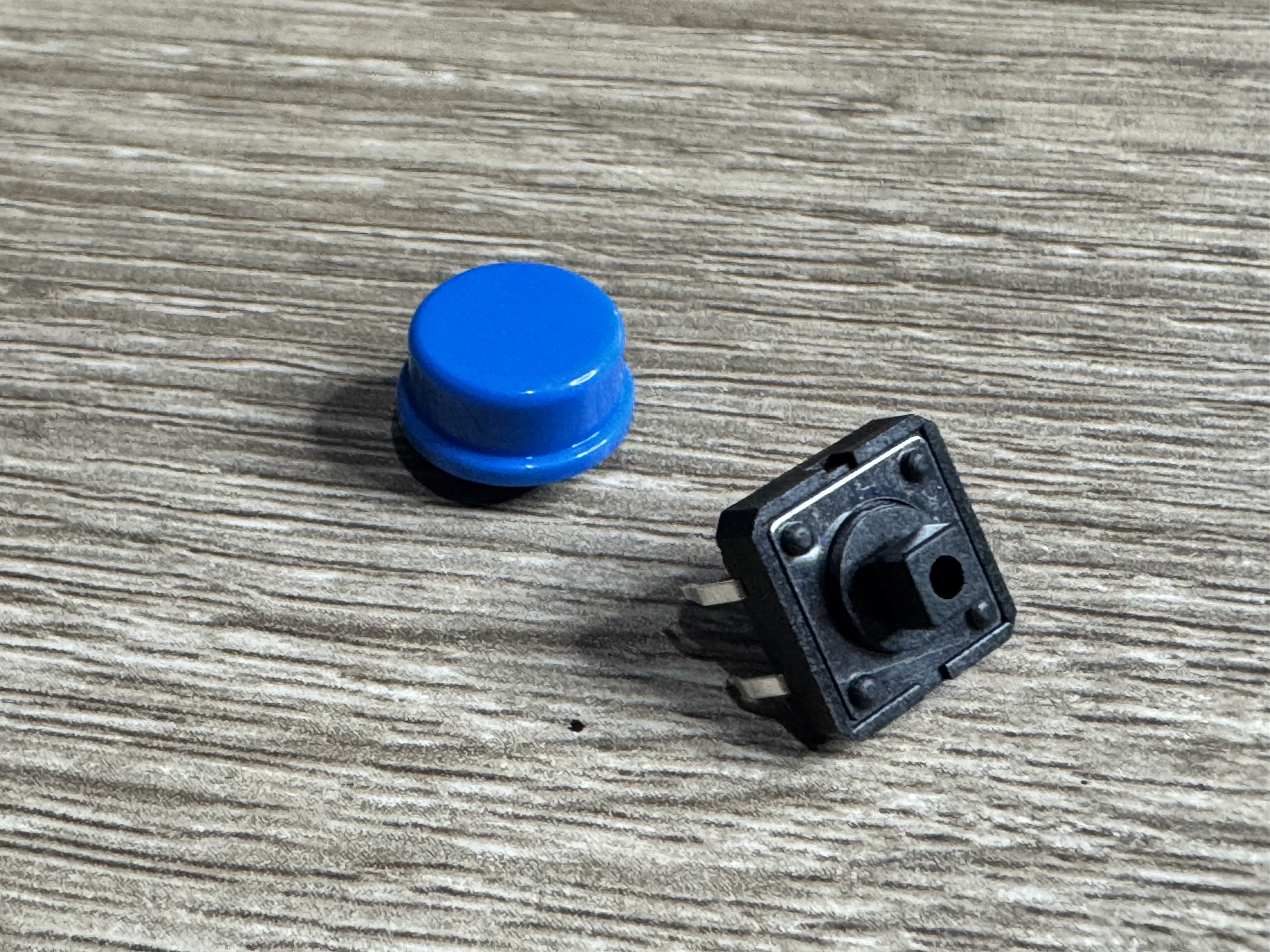 12X12mm Big key module Big button module, switch module with hat, High level output for arduino (ชุดละ 5 ชิ้น)