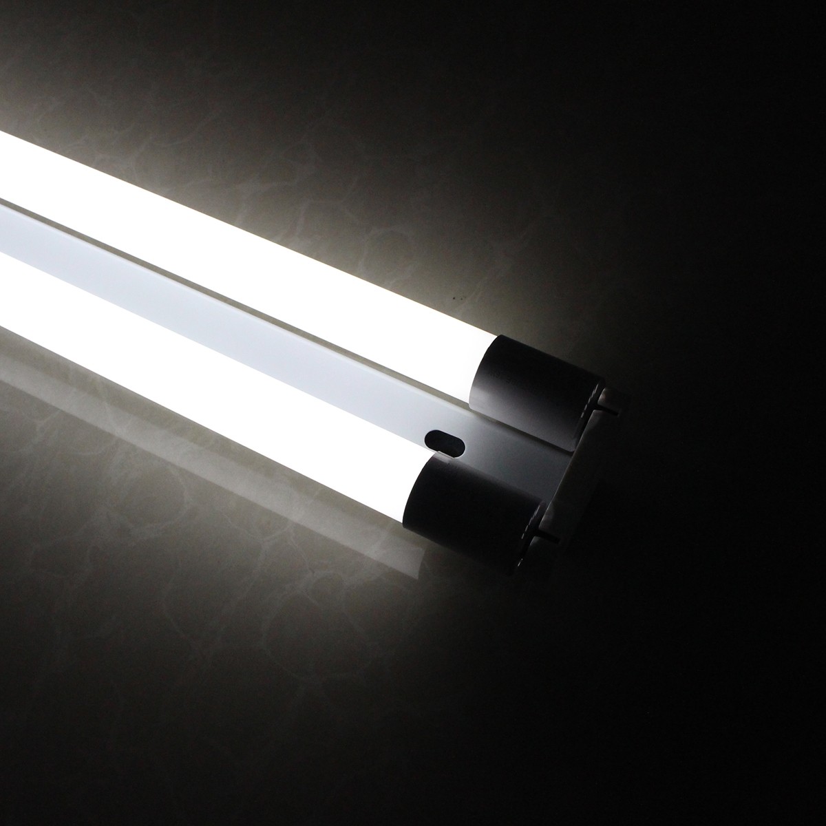 ชุดเซ็ทพร้อมราง 2 หลอด IWC-FULL-SET-T8-18WX2-4000LM-WH