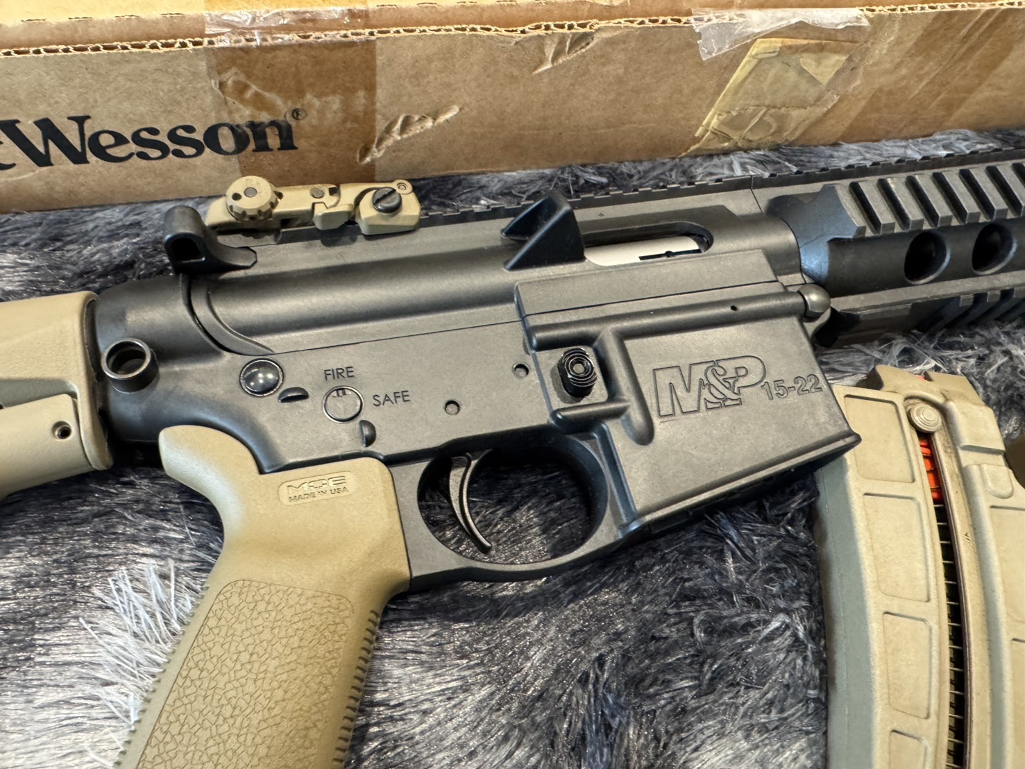 ** ติดจอง **[ปืนฝากขายมือสอง] Smith MP15-22 .22LR สภาพดี สีทราย ราคาดีน่าโดน น่าใช้งาน !!