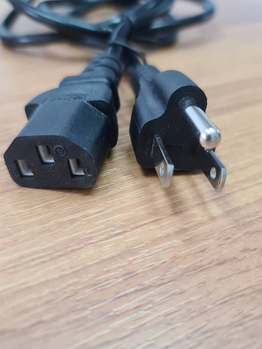 0000170 ปลั๊ก สาย สายไฟ 6 เหลี่ยม 3 รู กระทะไฟฟ้า หม้อหุงข้าว สายคอม สายปลั๊ก