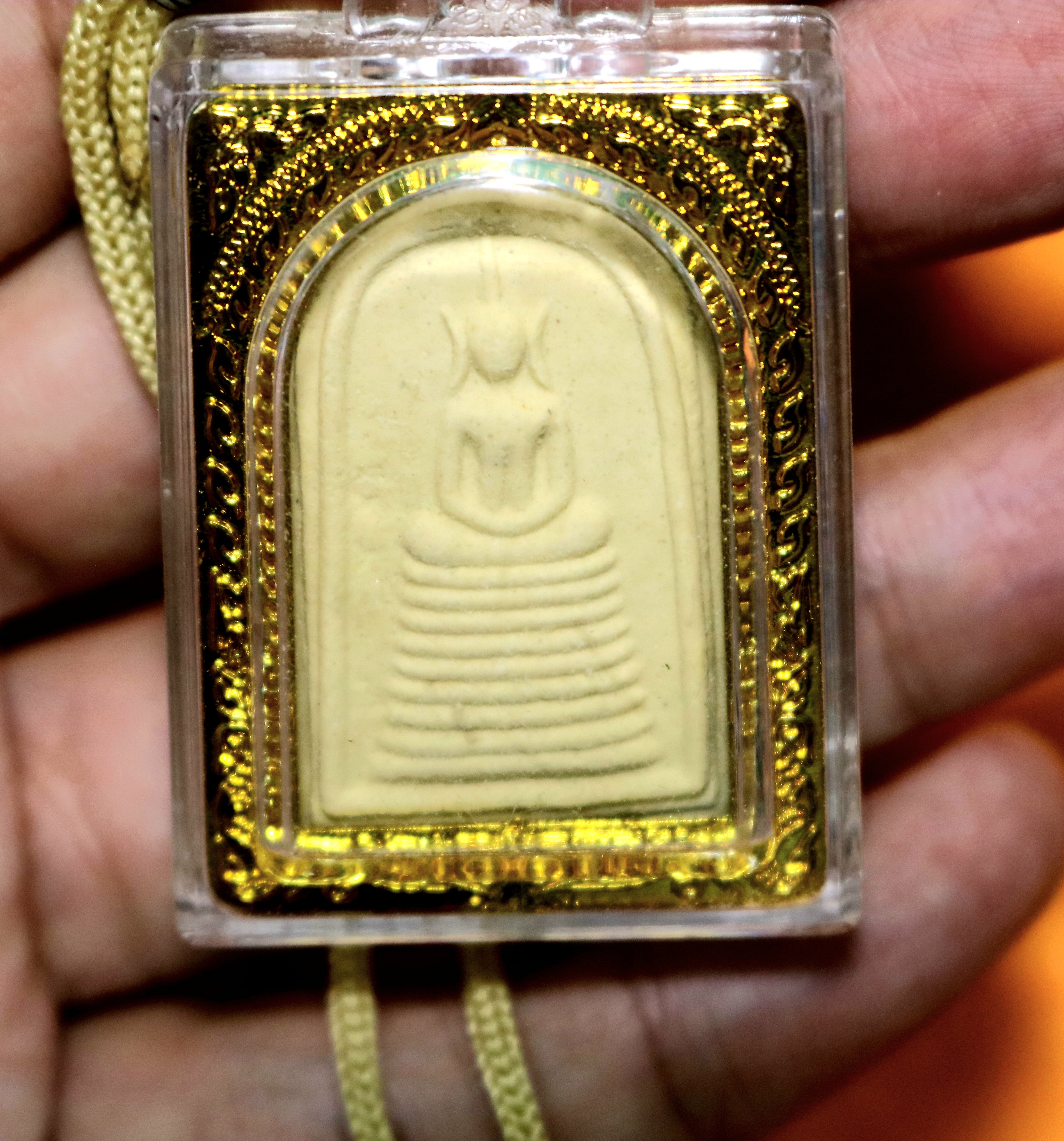 วัดท่าการ้อง ที่ระลึกทำบุญ ในโบสถ์หลวงพ่อยิ้ม