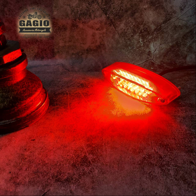 ไฟท้าย LED ทรงวงรีไม่มีแป้น สีแดง