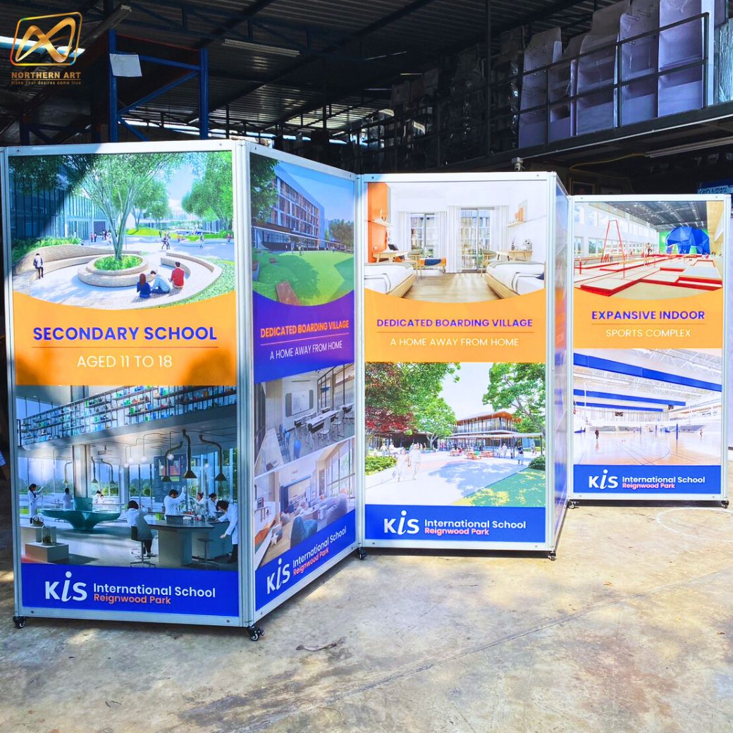 บอร์ดจัดนิทรรศการ บอร์ดอะลูมิเนียม รุ่น360องศา แบบ 6 บาน ขนาด 100x200 ซม. ตั้งตรงต่อเนื่อง ถอดประกอบได้ มีล้อเลื่อน พับได้ เคลื่อนย้ายสะดวก