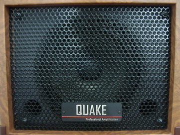 ตู้แอมป์กีต้า QUAKE รุ่น AG-15 อะคูสติก ของใหม่ เสียงดี ลายไม้ ตั้งเฉียงได้