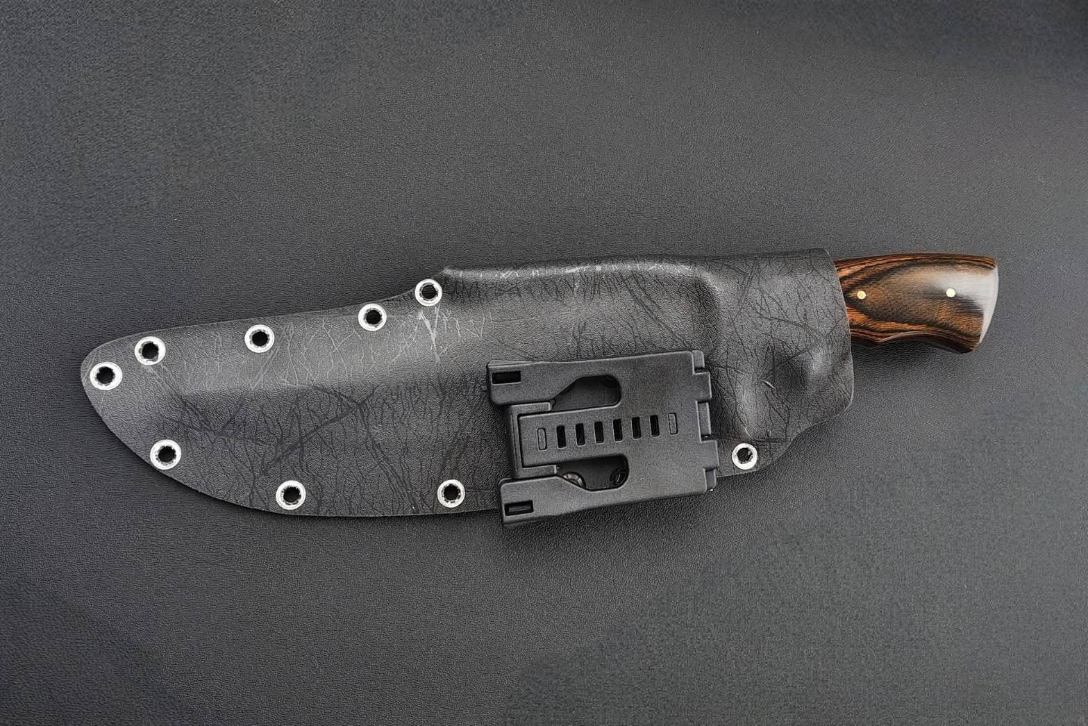 มีดฮันเตอร์ RED WOLF มีดสไตล์คลาสสิค hunt ใบมีดแบบนักล่า ด้ามจับเป็นไม้แท้ผสมโลหะ มีช่องบล็อคนิ้วชี้แบบฉบับมีดต่อสู้ มาพร้อมซองพลาสติกแข็ง ติดตั้ง tek lock ว่องไว ทุกท่วงท่า