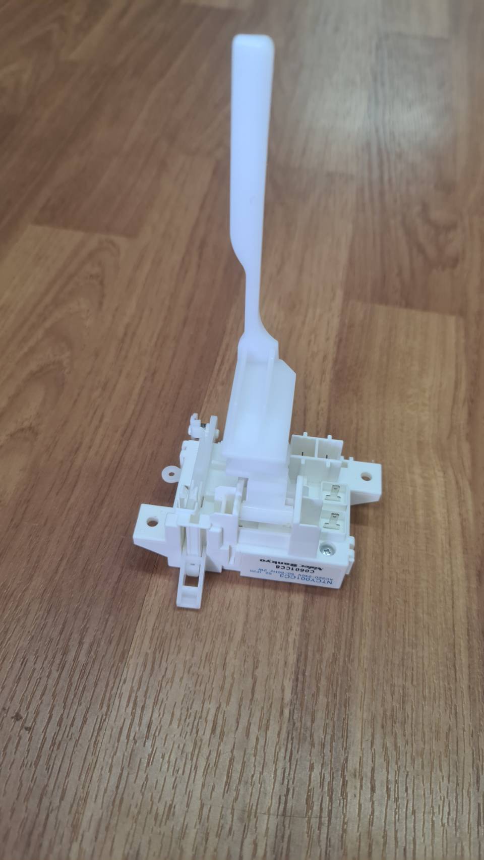 0000169 สวิทช์ +ก้าน C0601CC8 ประตู เครื่องซักผ้า HITACHI อะไหล่ของแท้ สวิตย์ล็อก เครื่องซักผ้า ฮิตาชิ LID LOCK SWITCH (