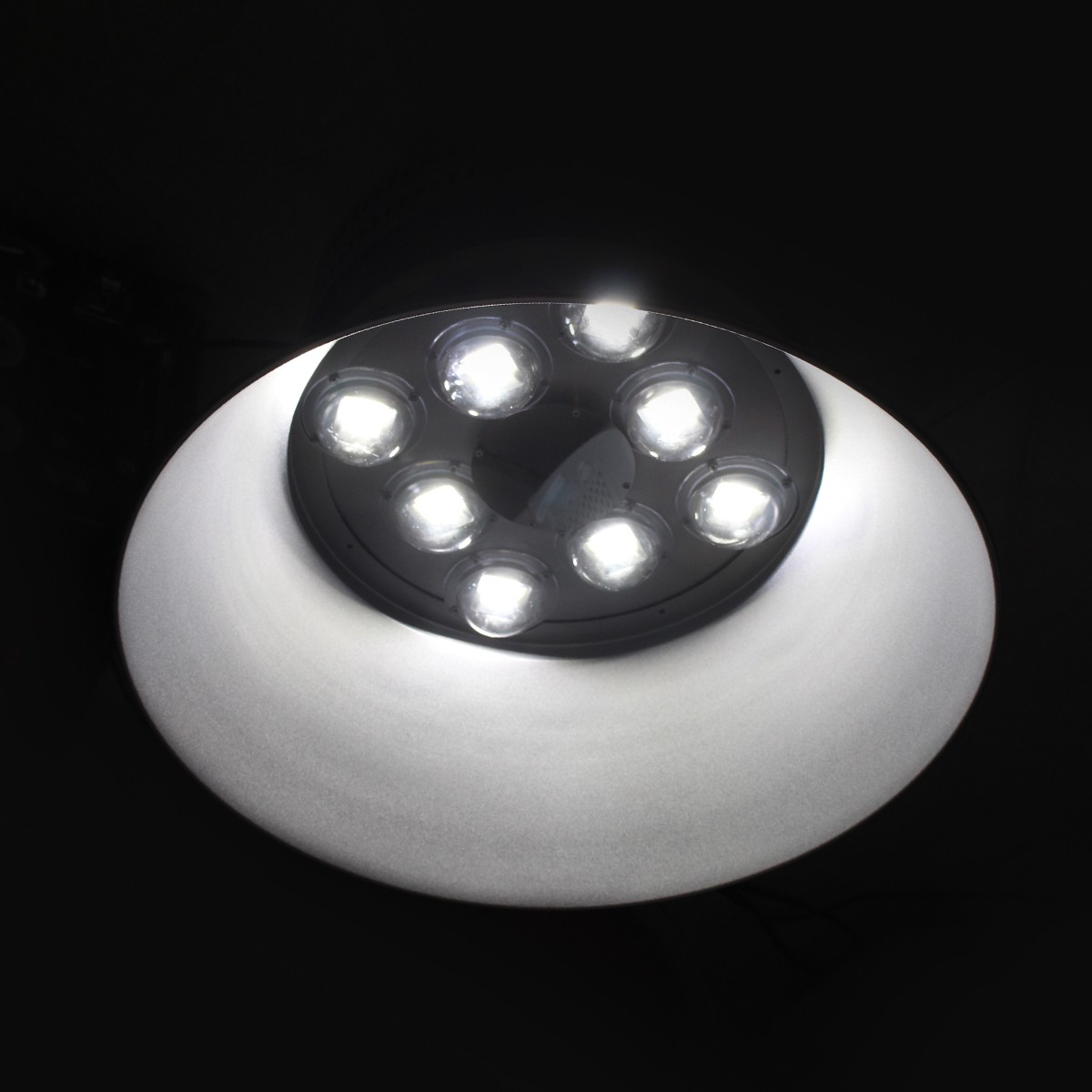 IWC-HIB-GKD-043-400W ไฮเบย์ รุ่นนี้ มีพัดลมระบายความร้อนในตัว