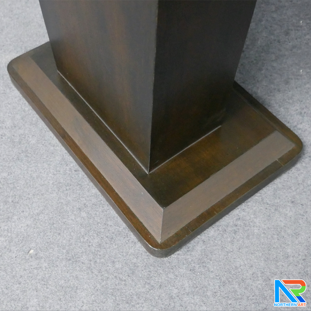 โพเดียมไม้ สีโอ๊ค ทรงโมเดิร์น TOPตรง ขนาด (W)56 x (L)48 cm. สูง 112 cm.